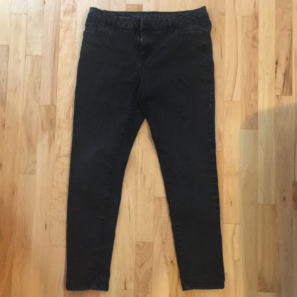 Skinny black jean